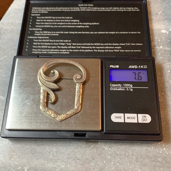 Vintage Sterling Silver Curved Flower Brooch - Picture 17 of 17